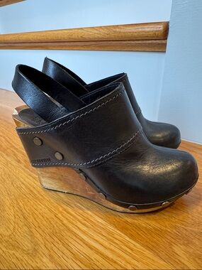 SEE By CHLOE Black Leather & wood Wedge Clogs with Back-strap sz 37